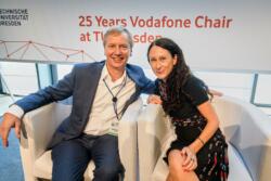 126 20190930 25years vodafone chair 154